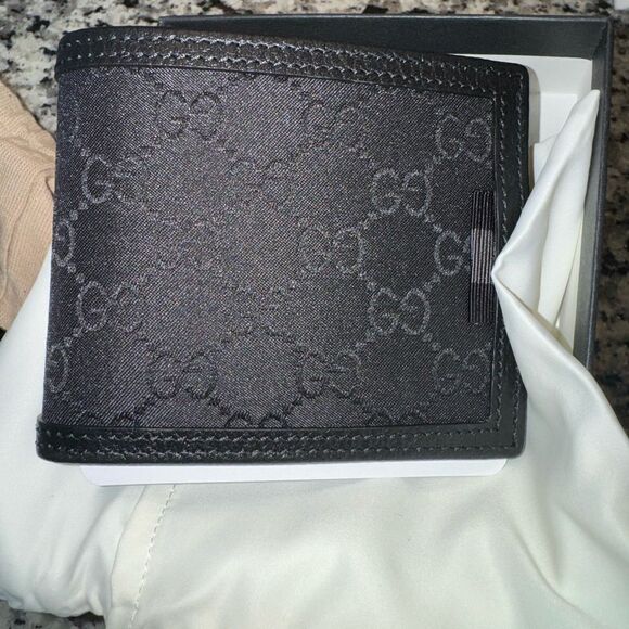 GG Gucci Supreme Web Wallet - Picture 2 of 6